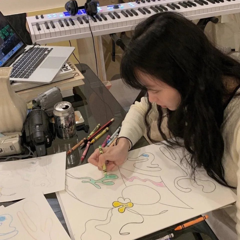 被虐离婚后，厉总跪求我回头